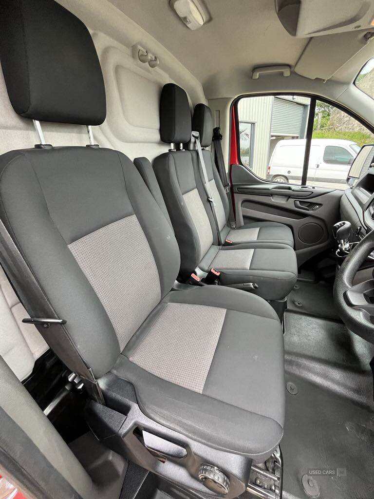 Oct 2019 Ford Transit Custom 2.0 EcoBlue 105ps Low Roof Leader Van