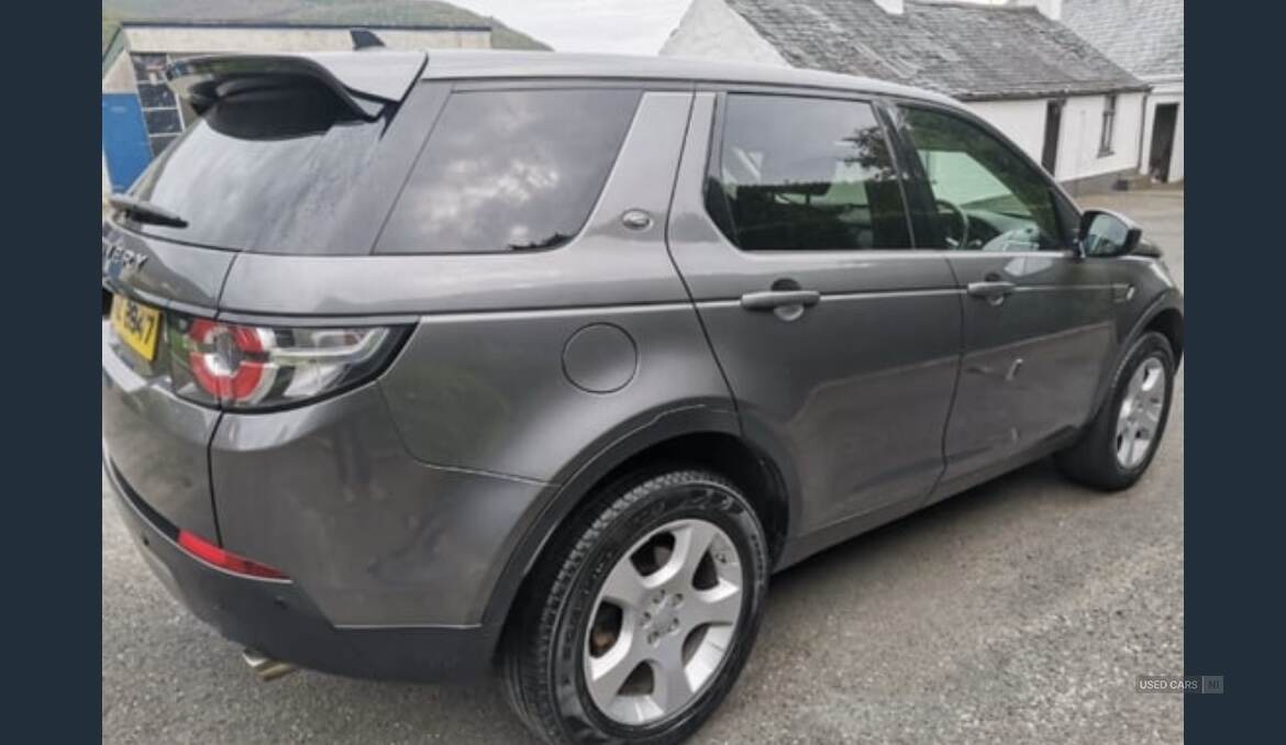 Apr 2016 Land Rover Discovery Sport 2.0 TD4 SE 5dr [5 seat]