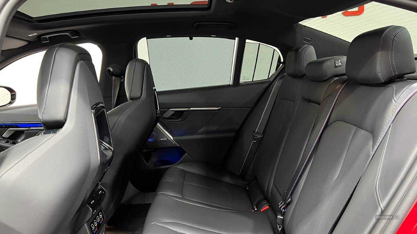 Dec 2024 BMW M5 M5 4dr DCT