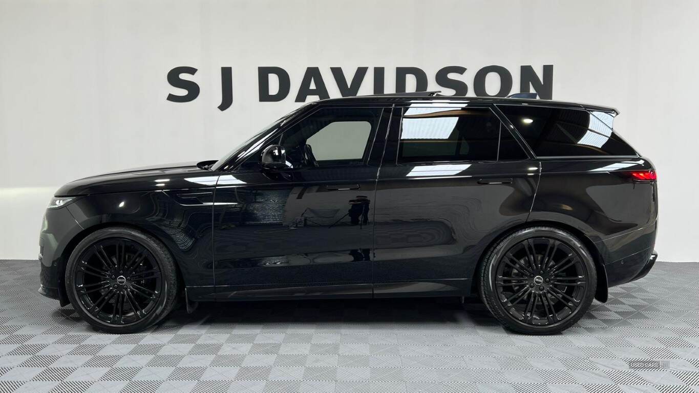 Jan 2023 Land Rover Range Rover Sport 3.0 D300 Dynamic SE 5dr Auto