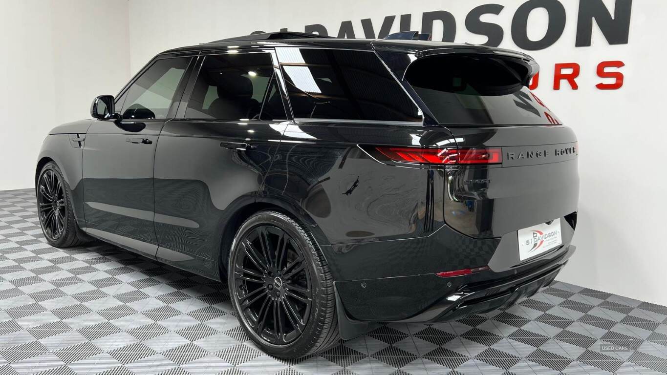 Jan 2023 Land Rover Range Rover Sport 3.0 D300 Dynamic SE 5dr Auto