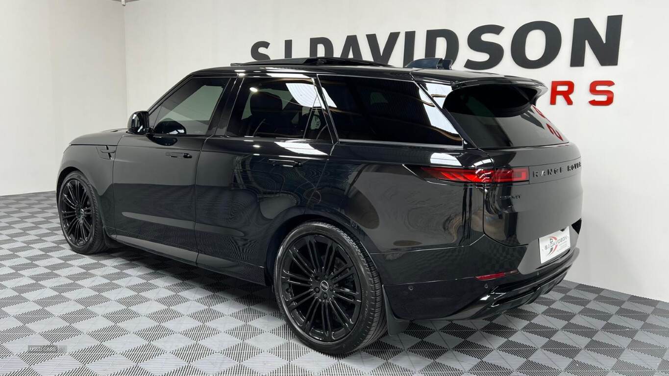 Jan 2023 Land Rover Range Rover Sport 3.0 D300 Dynamic SE 5dr Auto