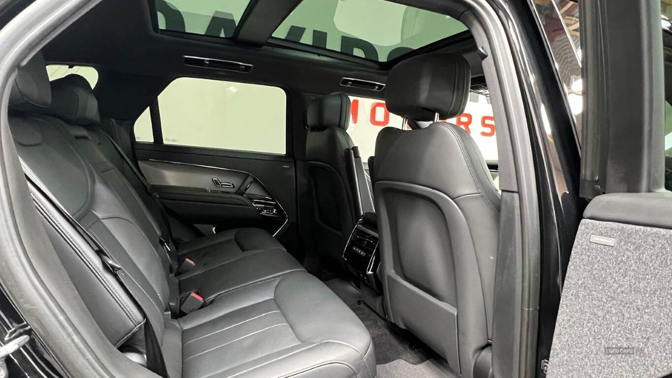 Jan 2023 Land Rover Range Rover Sport 3.0 D300 Dynamic SE 5dr Auto