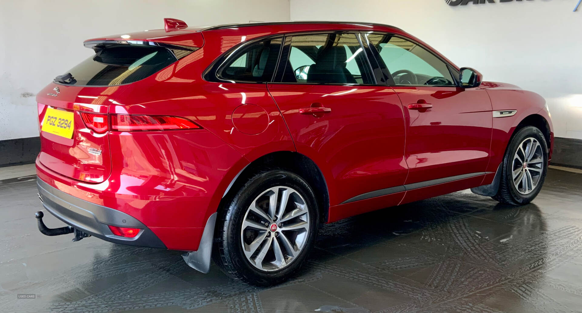 Nov 2016 Jaguar F-Pace 2.0d R-Sport 5dr Auto AWD