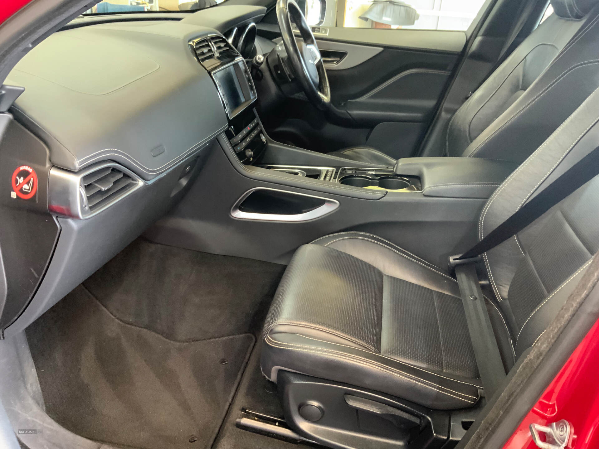 Nov 2016 Jaguar F-Pace 2.0d R-Sport 5dr Auto AWD