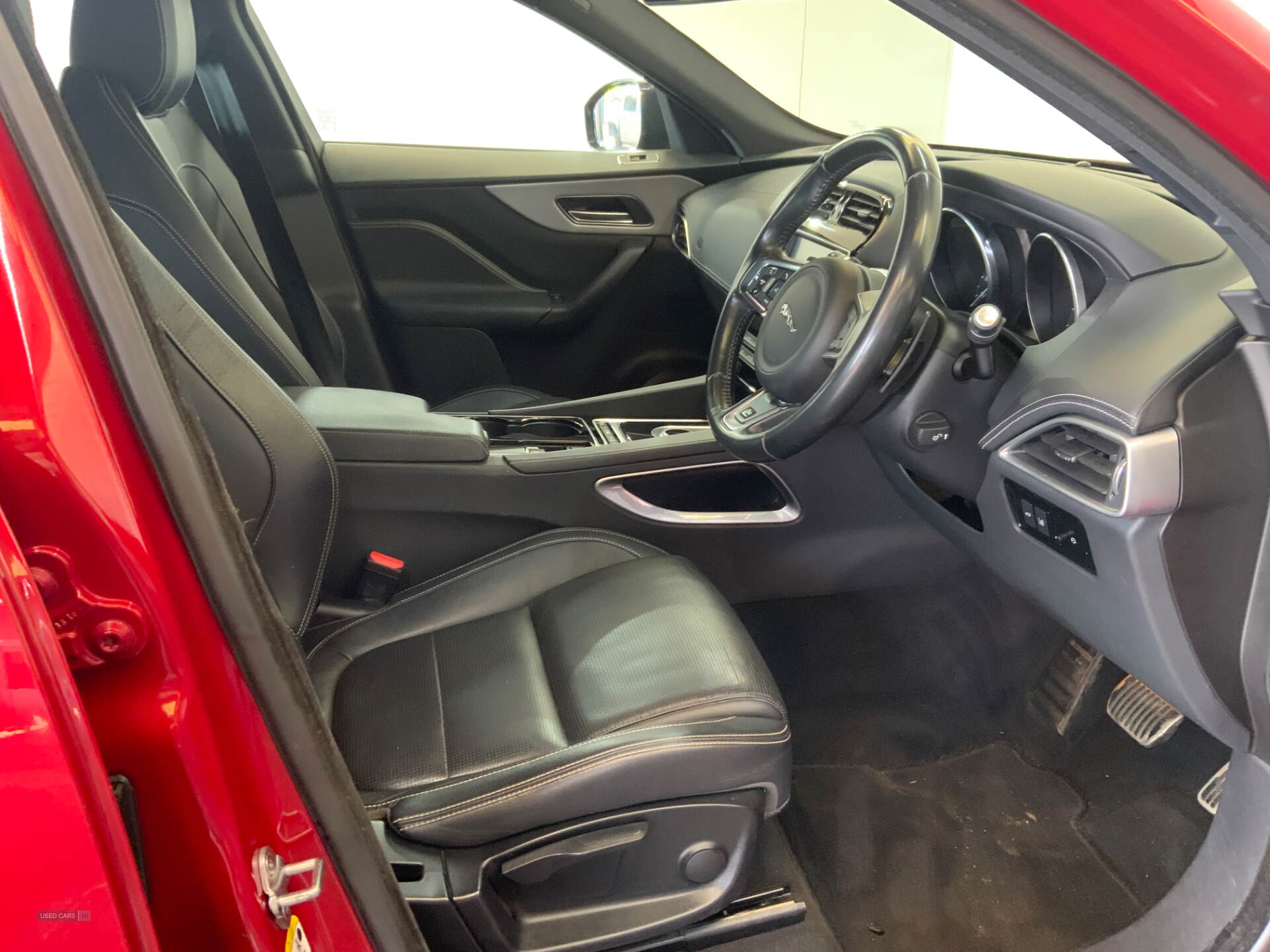 Nov 2016 Jaguar F-Pace 2.0d R-Sport 5dr Auto AWD