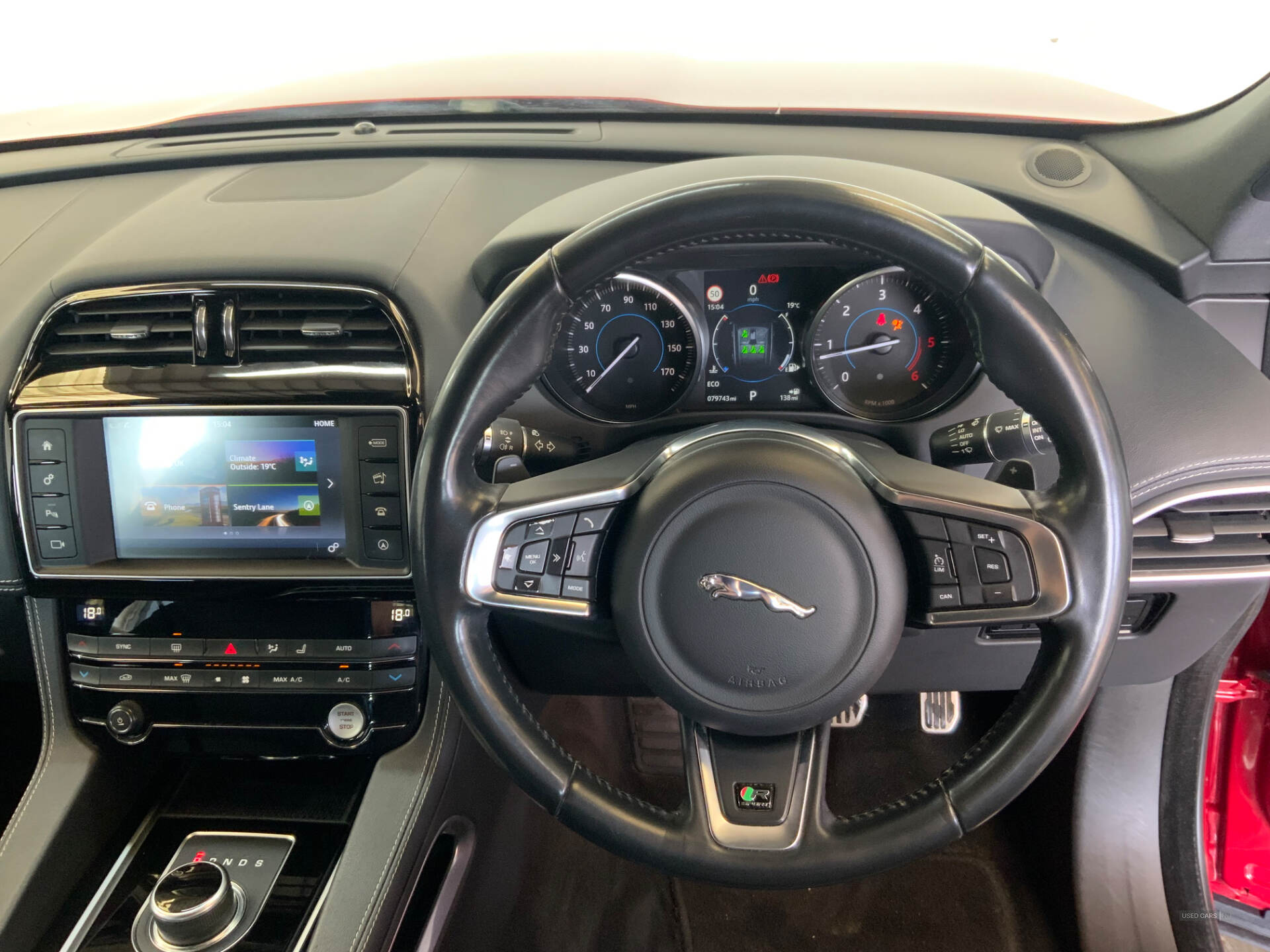Nov 2016 Jaguar F-Pace 2.0d R-Sport 5dr Auto AWD