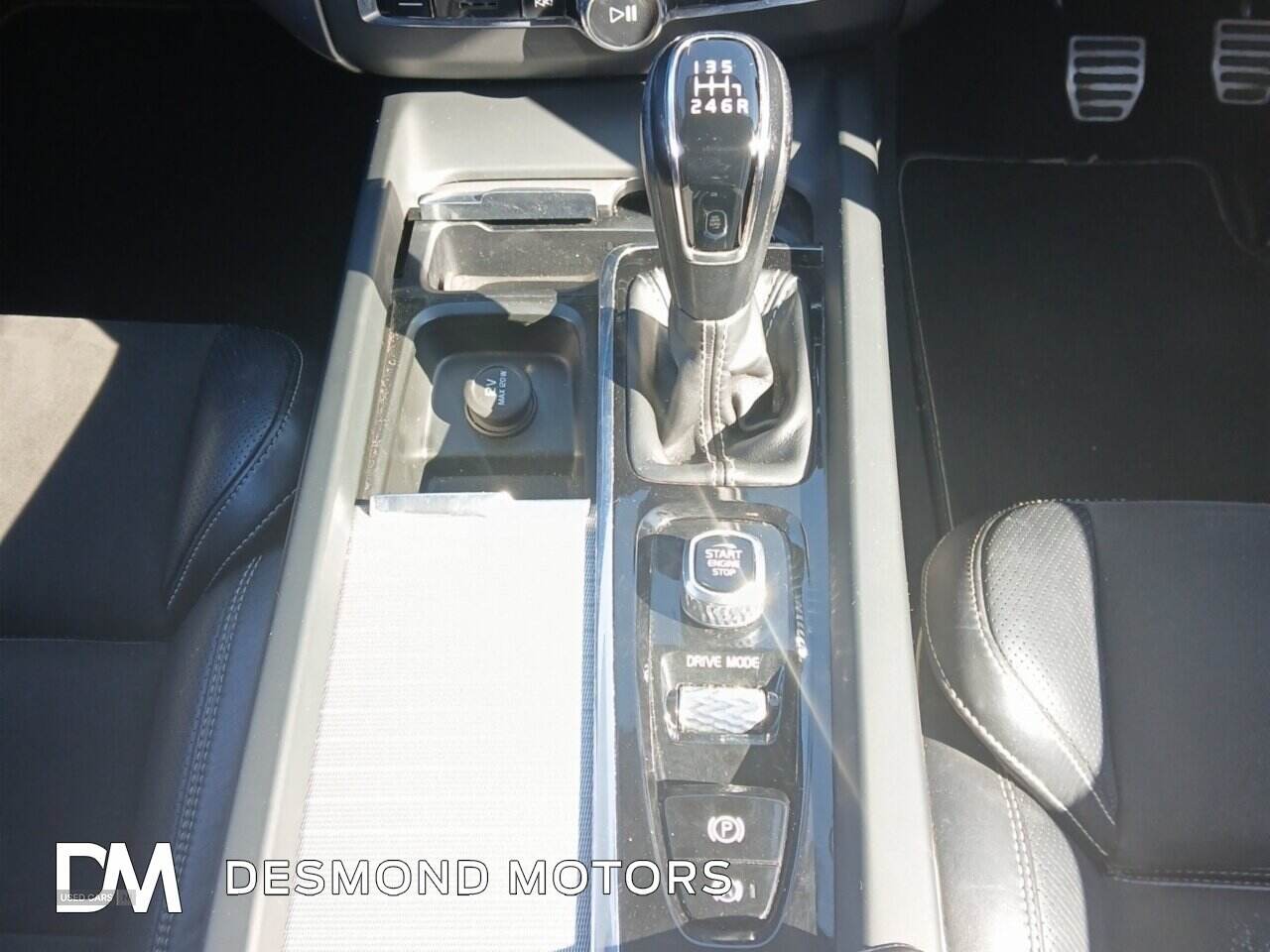 Mar 2018 Volvo XC60 2.0 D4 R DESIGN 5dr AWD