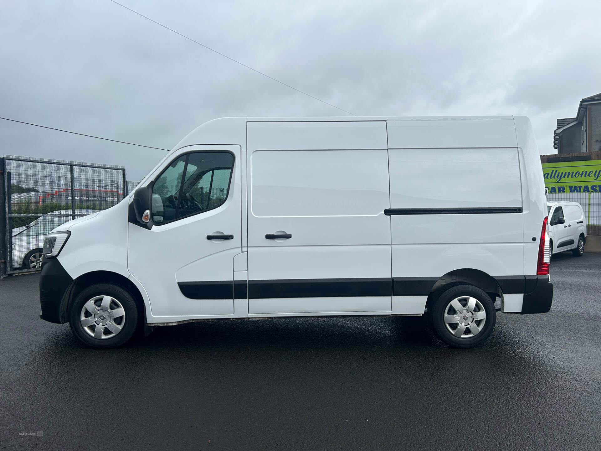 Renault Master MWB DIESEL FWD in Antrim