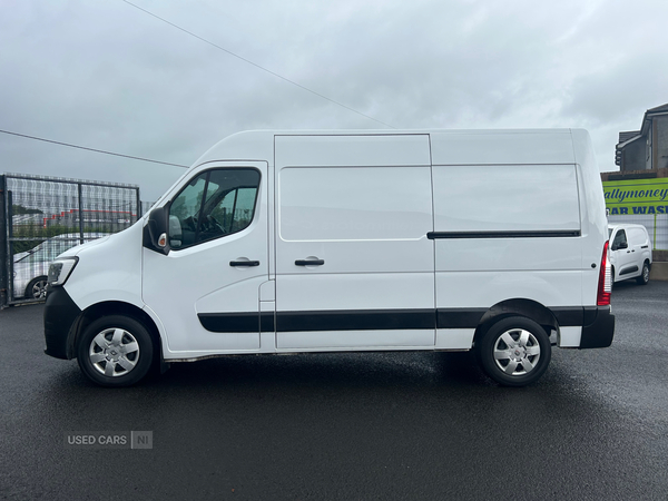 Renault Master MWB DIESEL FWD in Antrim