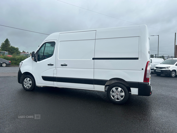 Renault Master MWB DIESEL FWD in Antrim