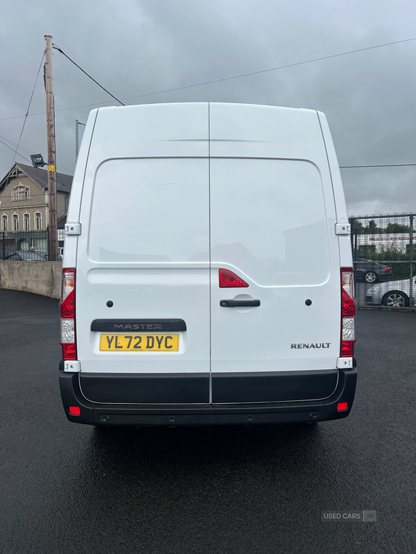 Renault Master MWB DIESEL FWD in Antrim