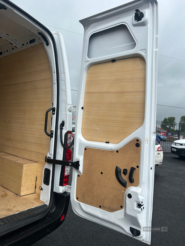 Renault Master MWB DIESEL FWD in Antrim