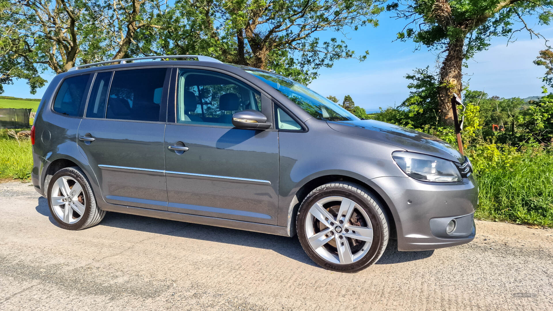 Jan 2014 Volkswagen Touran 2.0 TDI BlueMotion Tech Sport 5dr