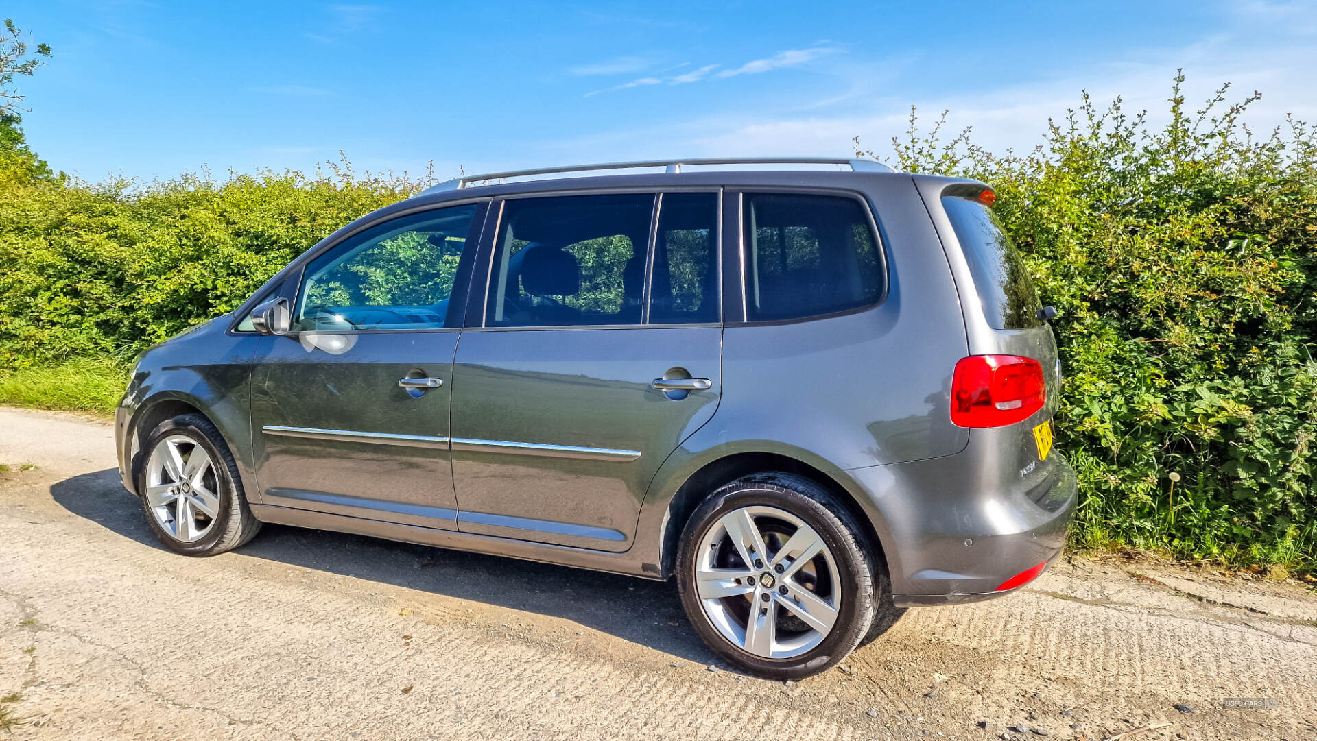 Jan 2014 Volkswagen Touran 2.0 TDI BlueMotion Tech Sport 5dr