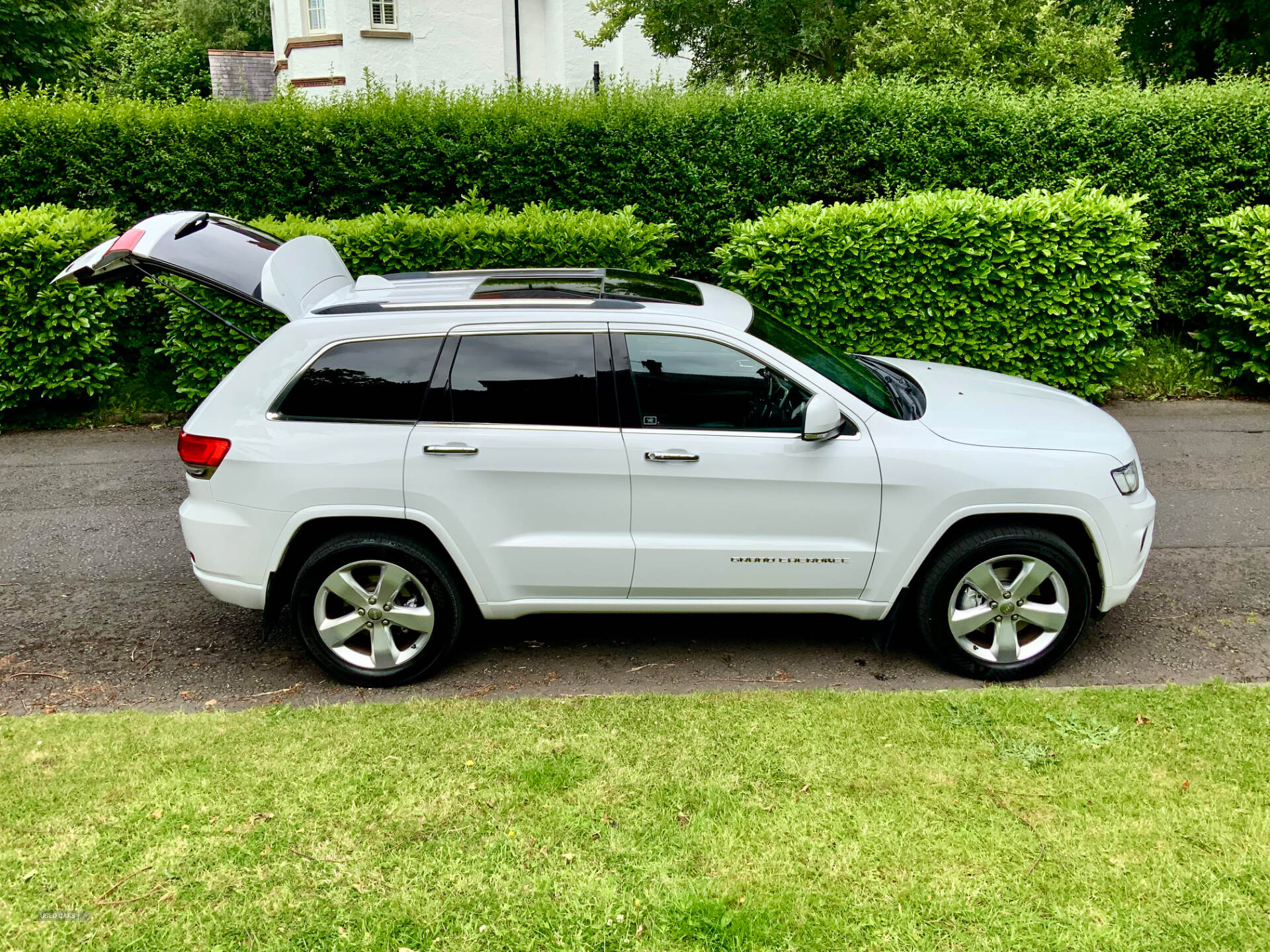 Jun 2015 Jeep Grand Cherokee 3.0 CRD Overland 5dr Auto