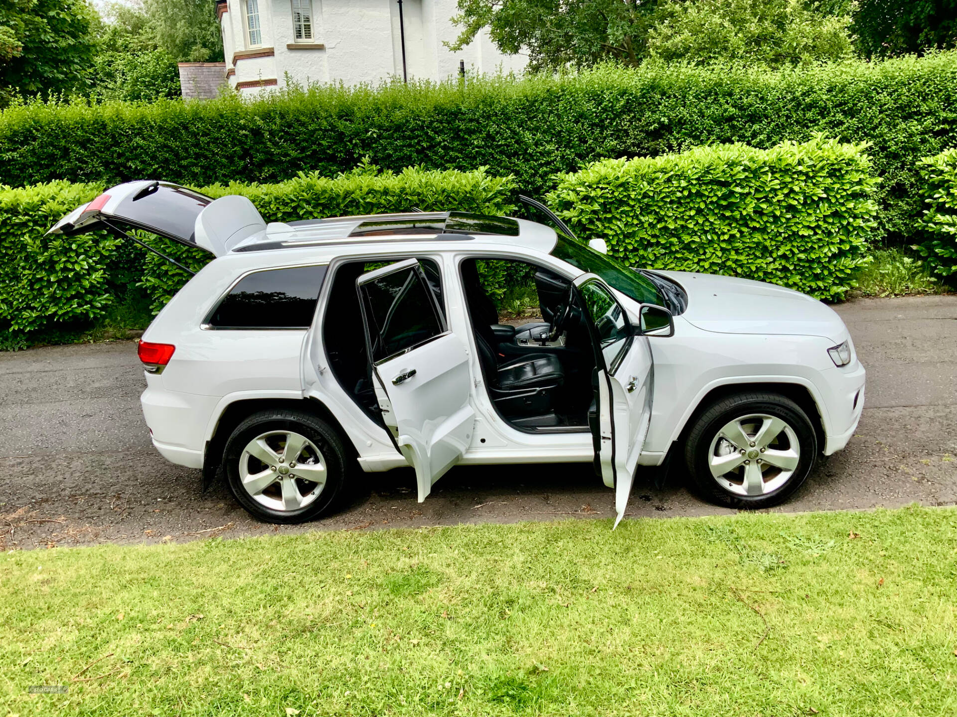 Jun 2015 Jeep Grand Cherokee 3.0 CRD Overland 5dr Auto