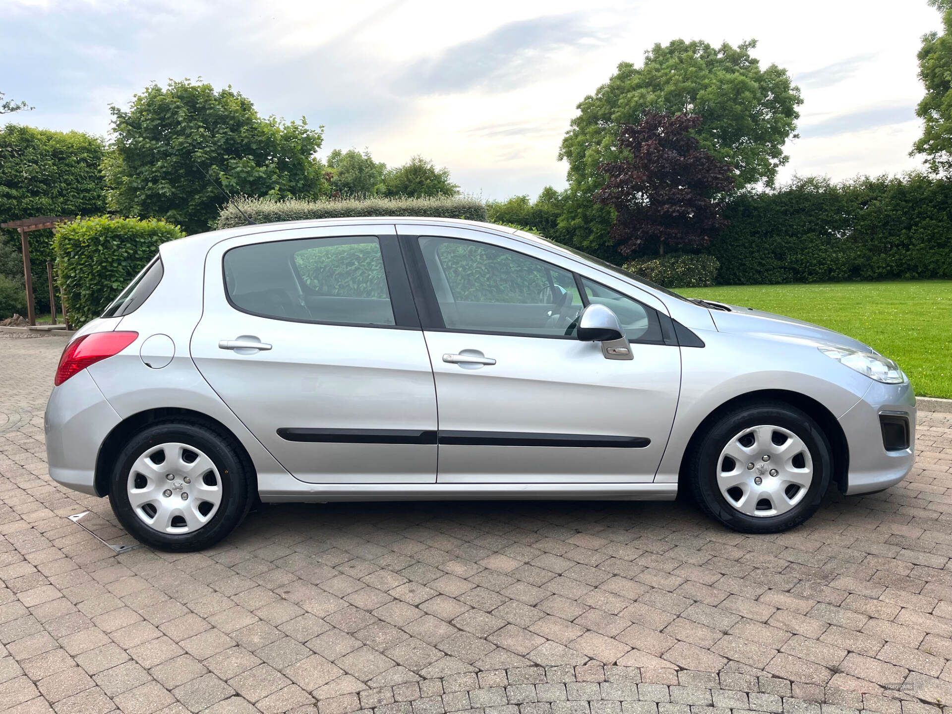 Apr 2012 Peugeot 308 1.6 HDi 92 Access 5dr