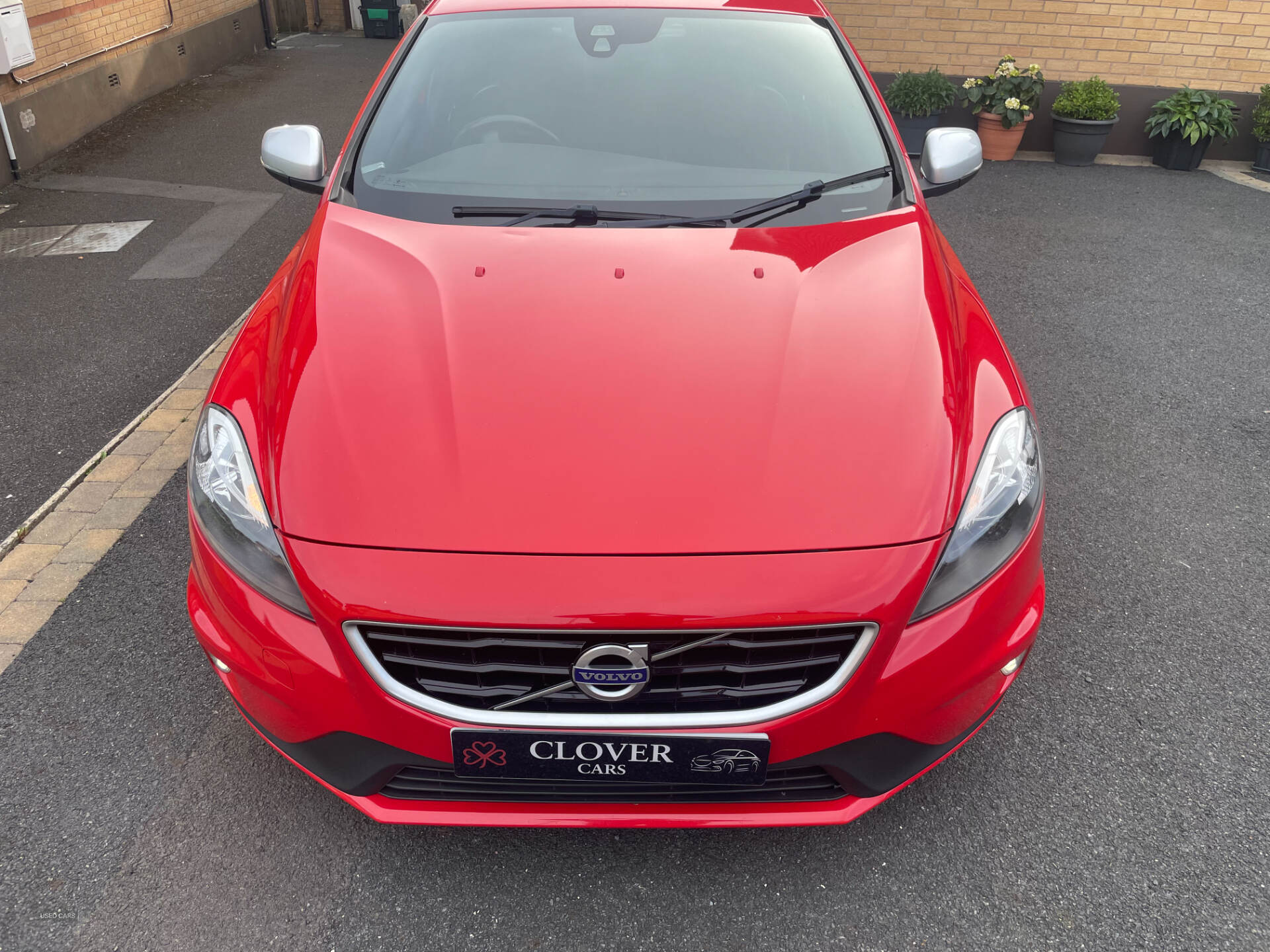 Oct 2015 Volvo V40 D2 [120] R DESIGN 5dr