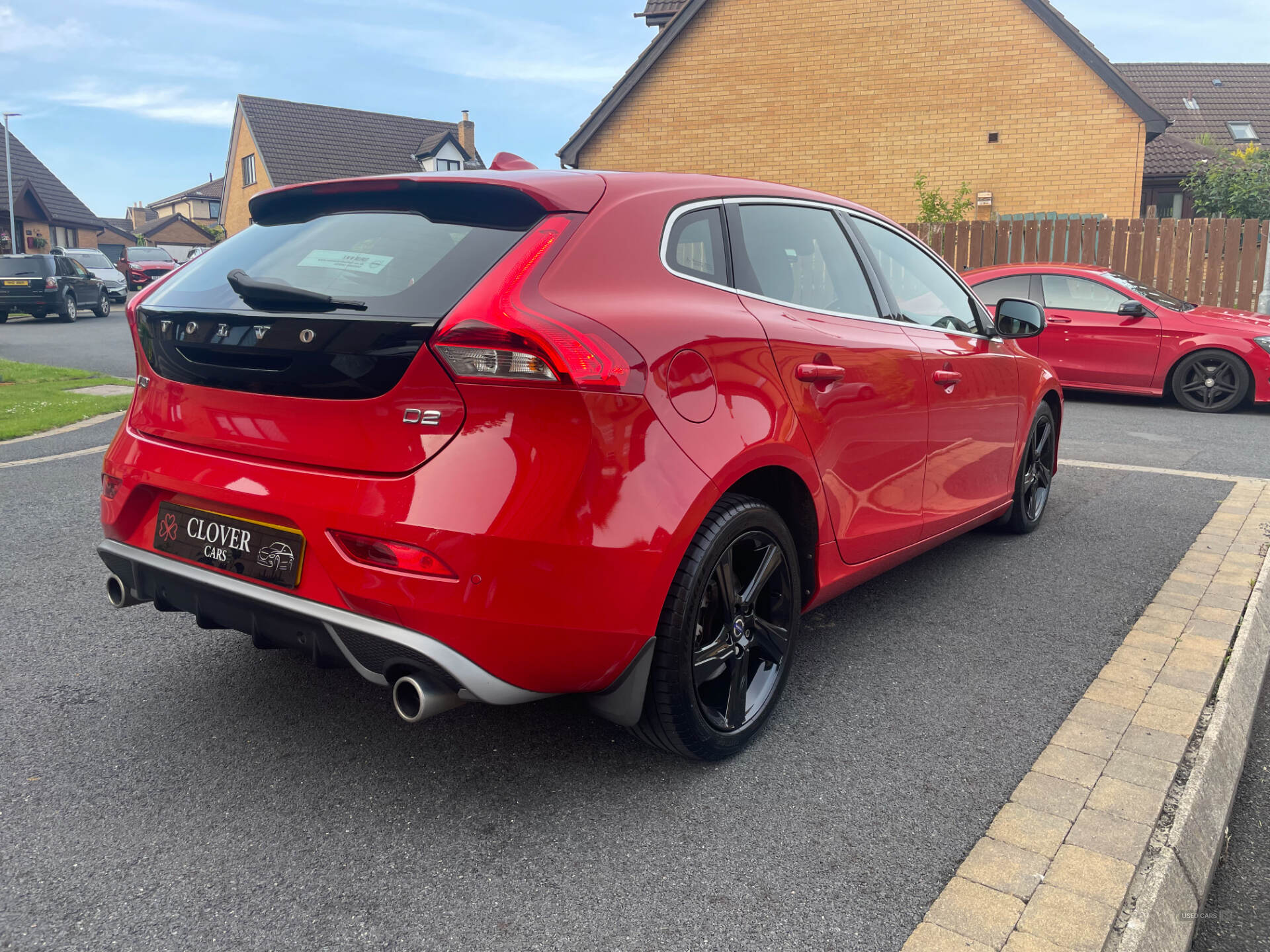 Oct 2015 Volvo V40 D2 [120] R DESIGN 5dr