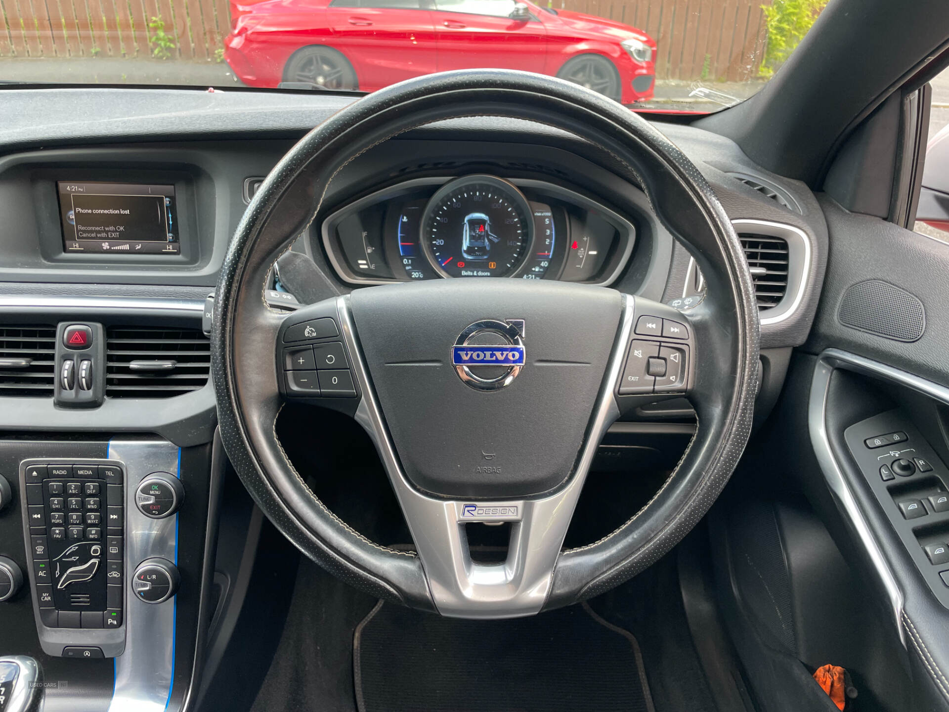 Oct 2015 Volvo V40 D2 [120] R DESIGN 5dr