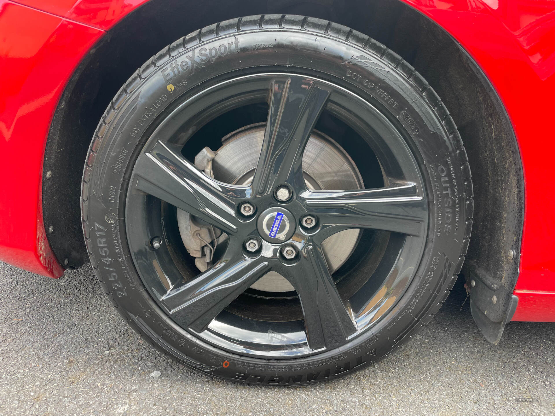 Oct 2015 Volvo V40 D2 [120] R DESIGN 5dr