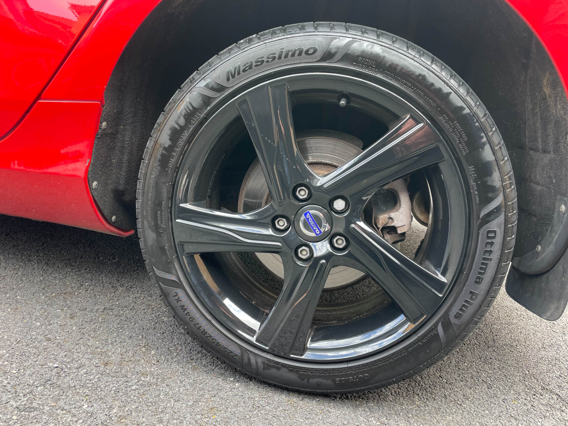 Oct 2015 Volvo V40 D2 [120] R DESIGN 5dr