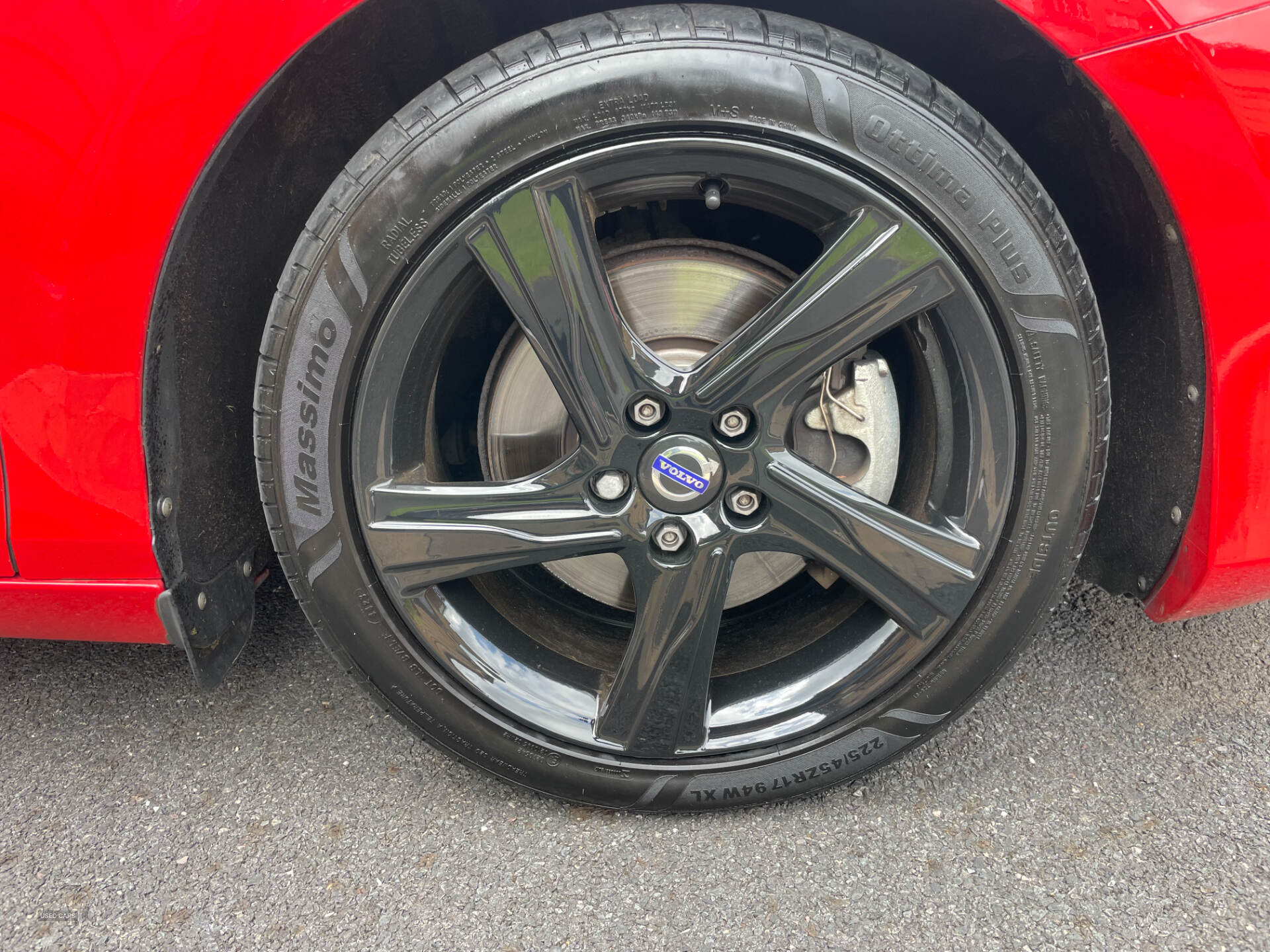 Oct 2015 Volvo V40 D2 [120] R DESIGN 5dr