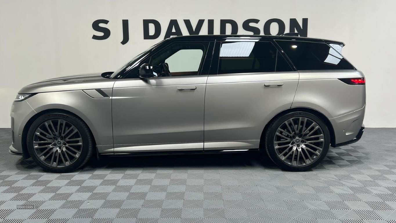 Mar 2024 Land Rover Range Rover Sport 4.4 P635 V8 SV Edition One 5dr Auto [Gloss]