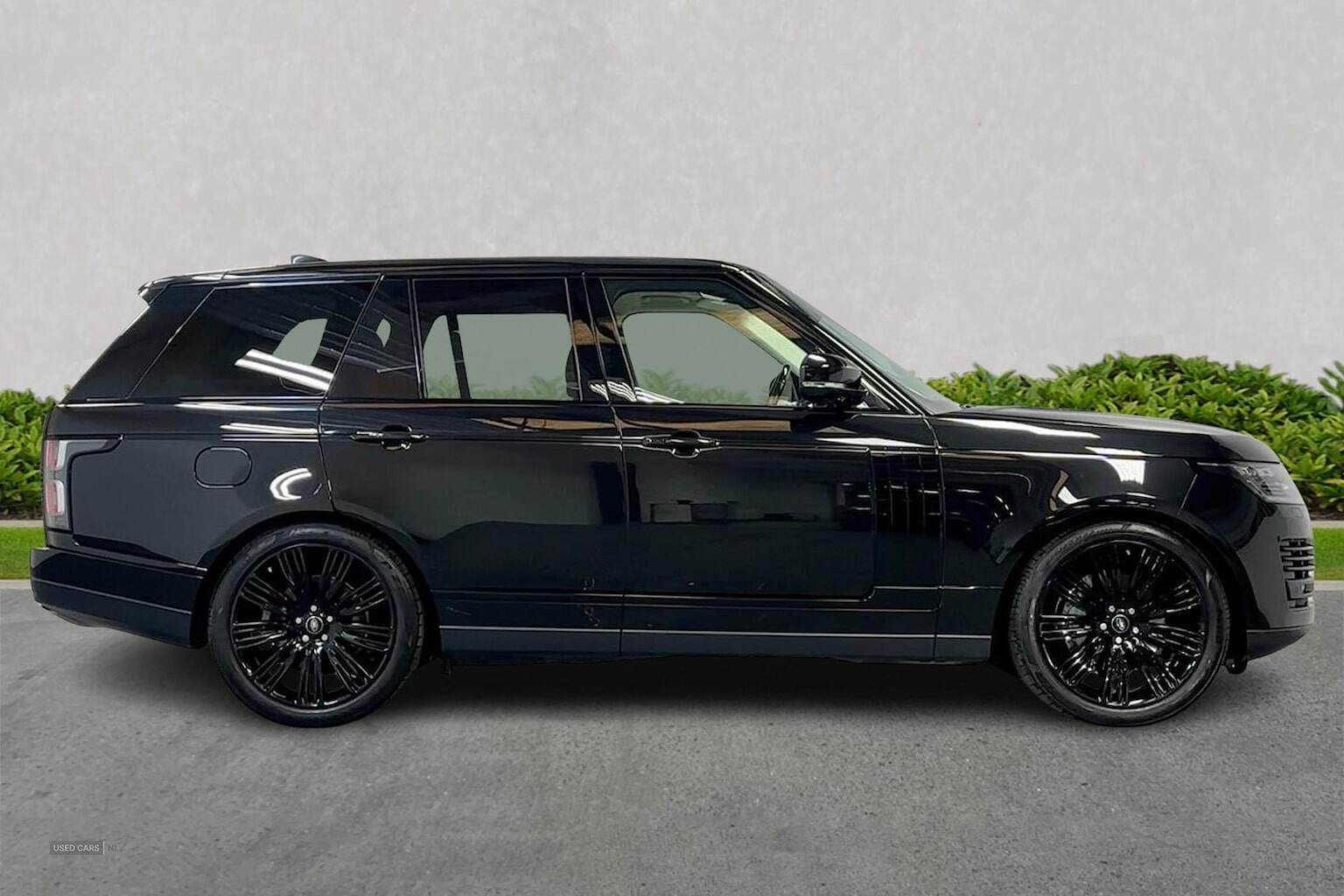 Jun 2021 Land Rover Range Rover 3.0 D300 Westminster Black 4Dr Auto