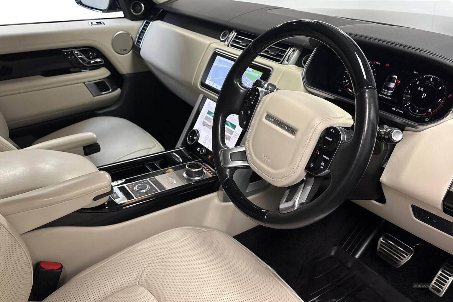 Jun 2021 Land Rover Range Rover 3.0 D300 Westminster Black 4Dr Auto