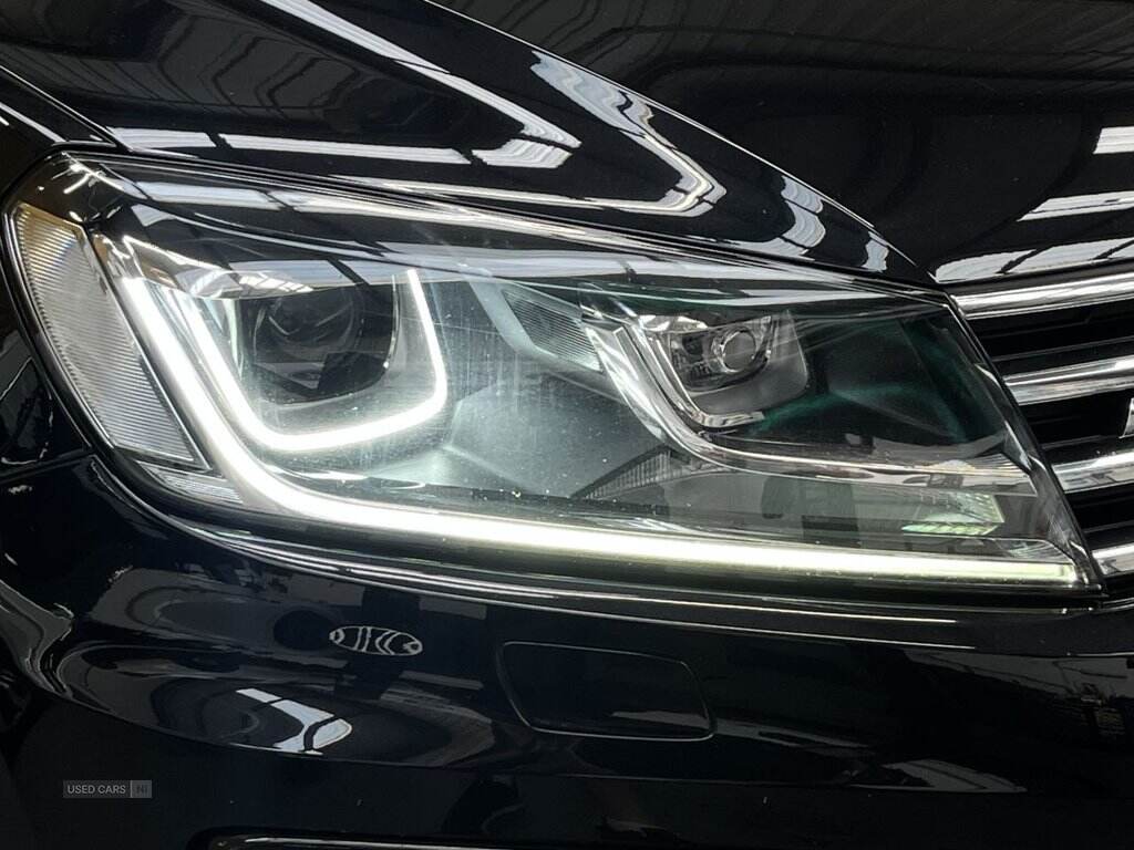 Sep 2016 Volkswagen Touareg 3.0 V6 TDI BlueMotion Tech 262 R-Line 5dr Tip Auto