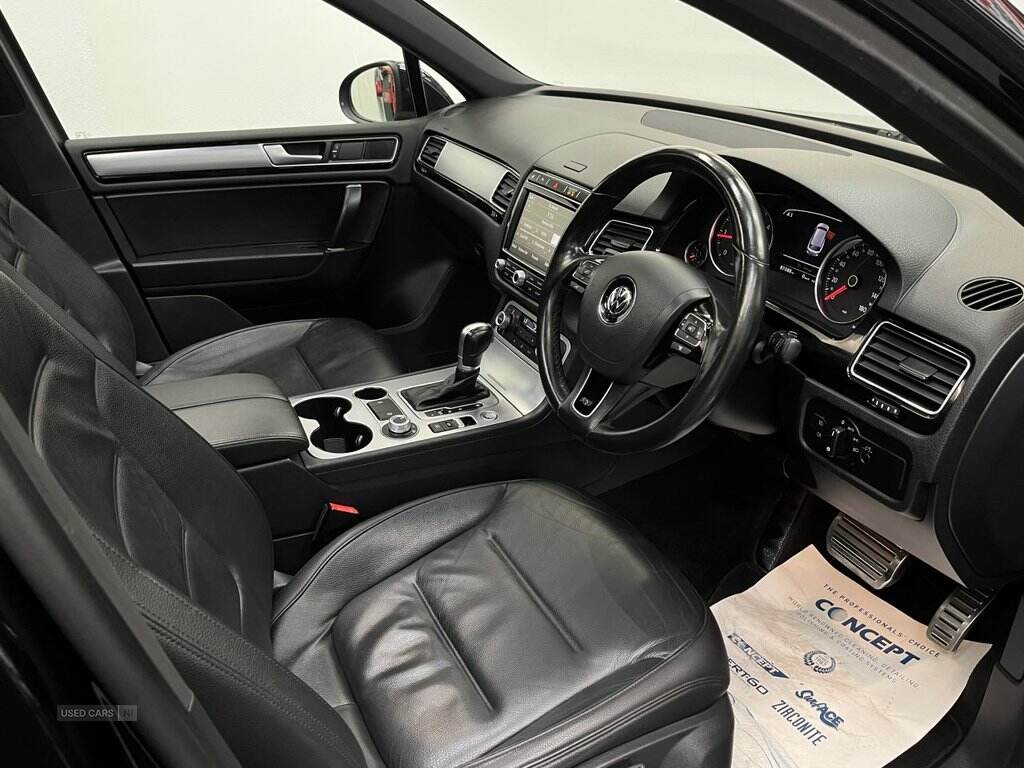 Sep 2016 Volkswagen Touareg 3.0 V6 TDI BlueMotion Tech 262 R-Line 5dr Tip Auto