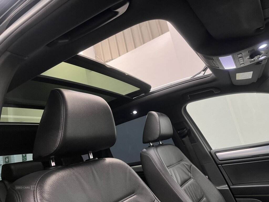 Sep 2016 Volkswagen Touareg 3.0 V6 TDI BlueMotion Tech 262 R-Line 5dr Tip Auto