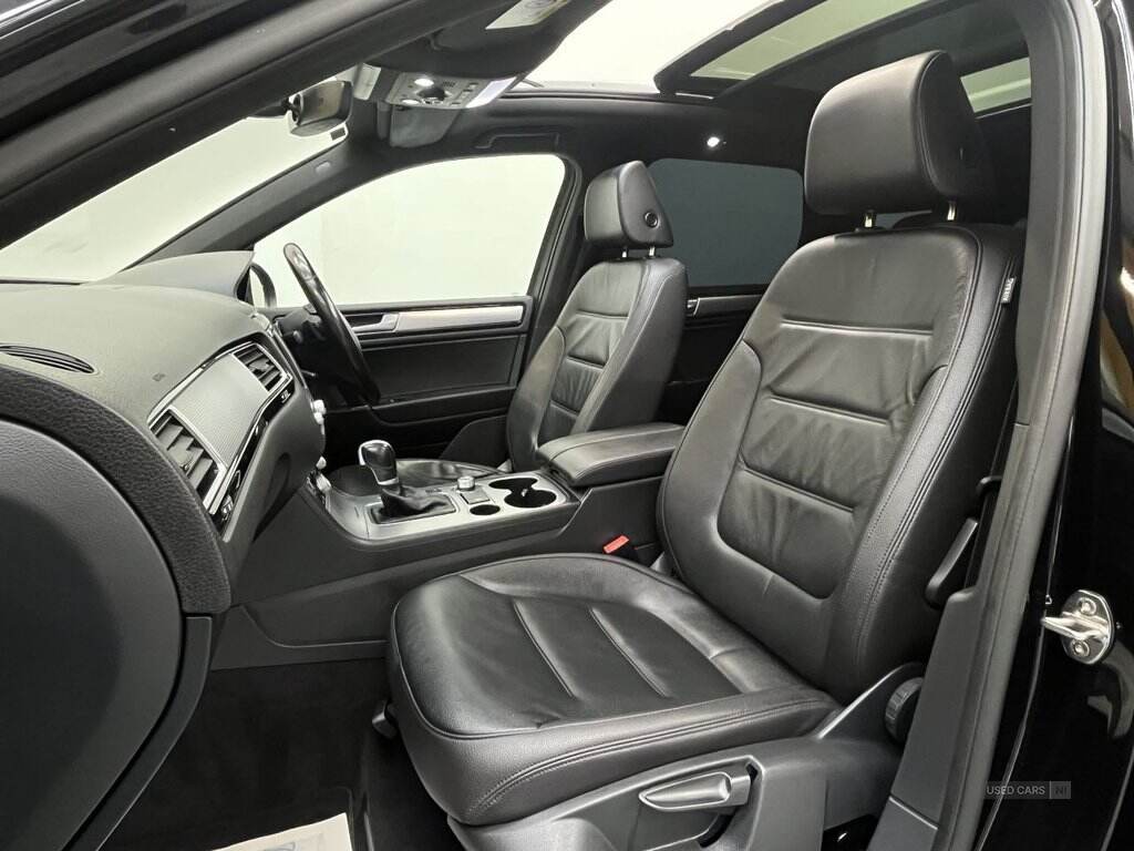 Sep 2016 Volkswagen Touareg 3.0 V6 TDI BlueMotion Tech 262 R-Line 5dr Tip Auto