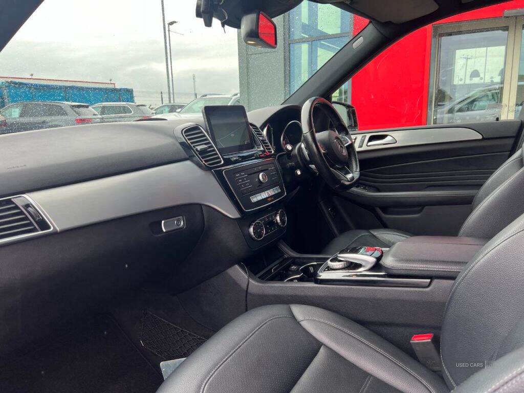 Apr 2018 Mercedes-Benz GLE GLE 250d 4Matic AMG Night Edition 5dr 9G-Tronic
