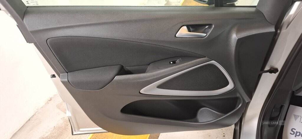 Jan 2018 Vauxhall Crossland X 1.6 Turbo D ecoTec SE 5dr [Start Stop]