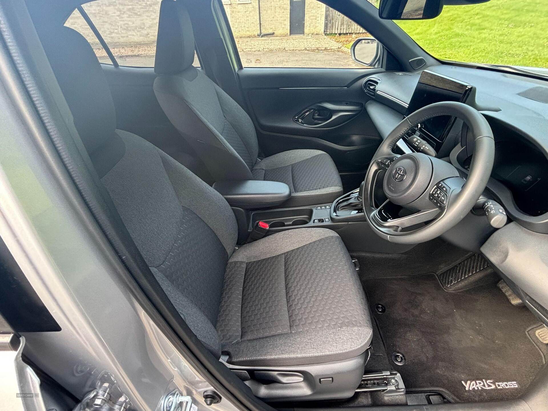 Apr 2025 Toyota Yaris Cross 1.5 Hybrid Design 5dr CVT