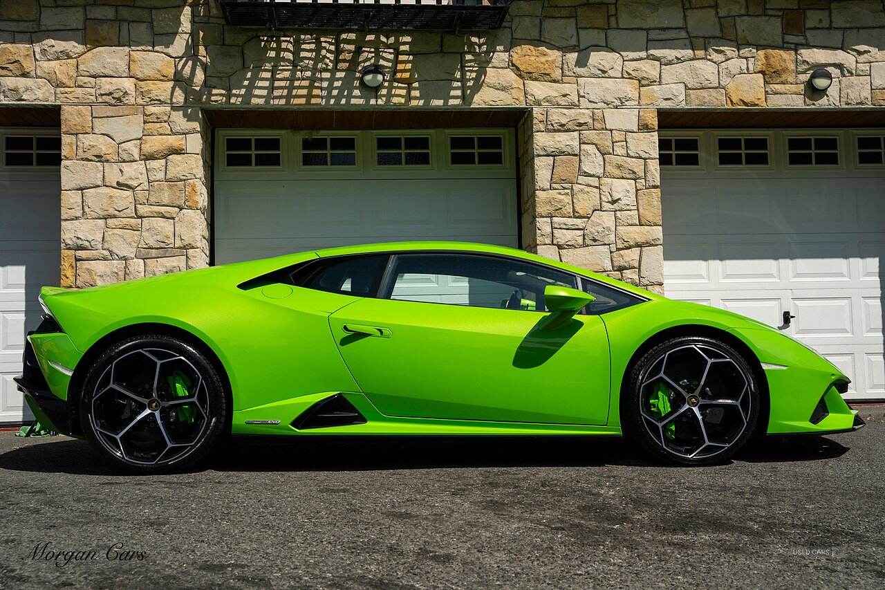 Apr 2022 Lamborghini Huracan 5.2 V10 640 2dr Auto AWD