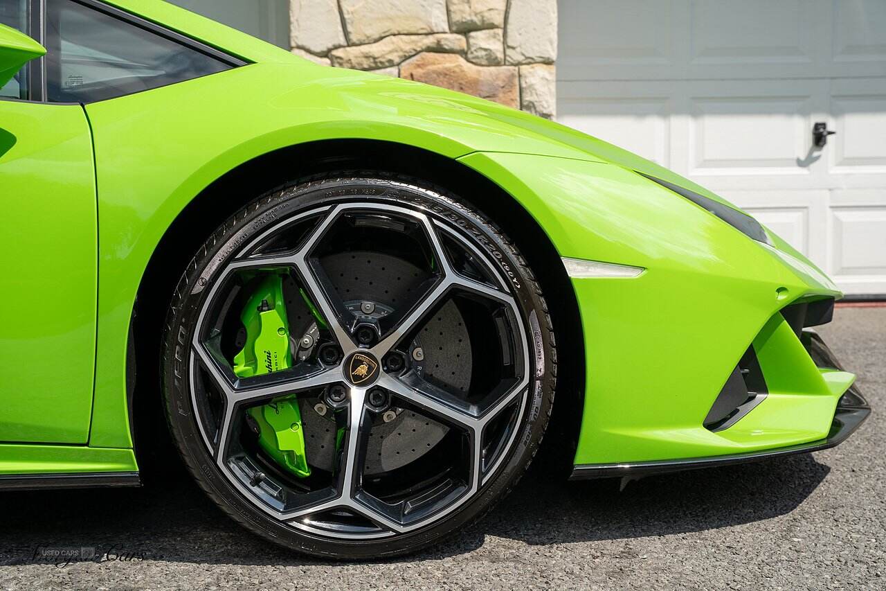 Apr 2022 Lamborghini Huracan 5.2 V10 640 2dr Auto AWD
