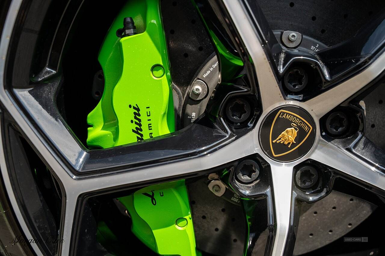Apr 2022 Lamborghini Huracan 5.2 V10 640 2dr Auto AWD