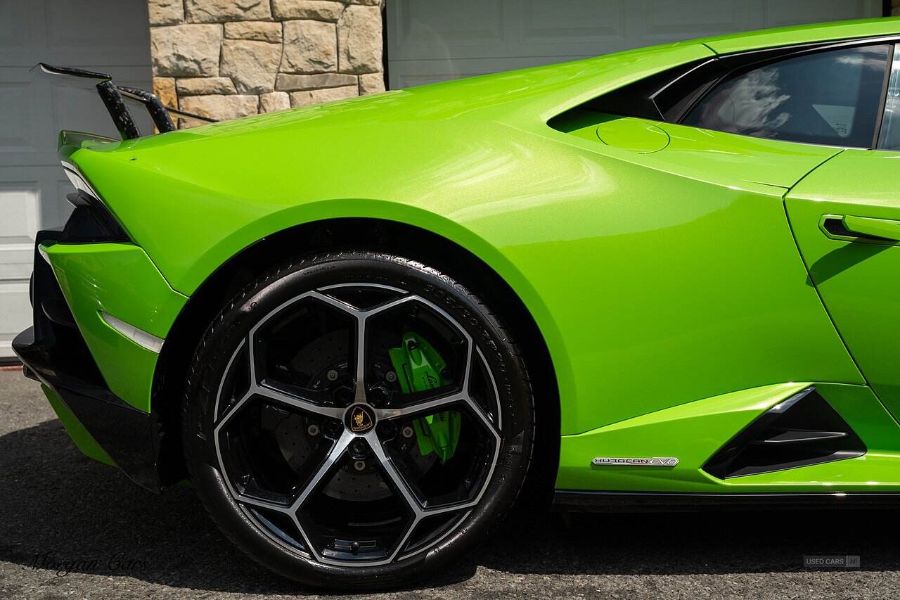 Apr 2022 Lamborghini Huracan 5.2 V10 640 2dr Auto AWD