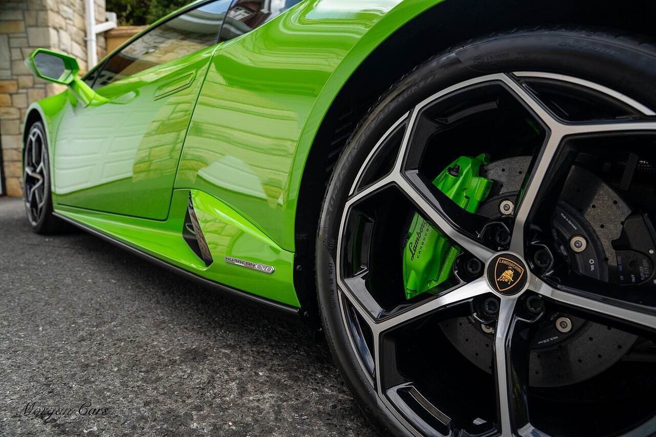 Apr 2022 Lamborghini Huracan 5.2 V10 640 2dr Auto AWD
