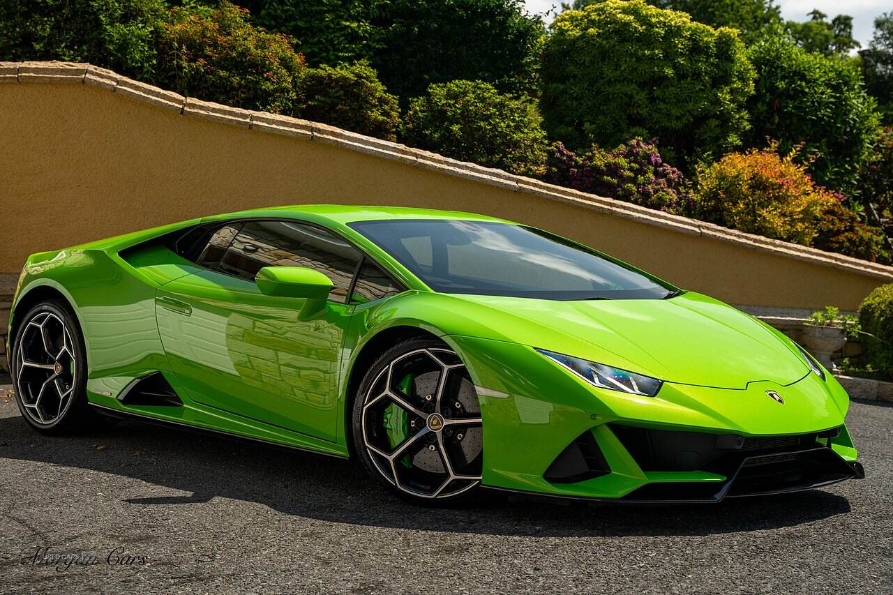 Apr 2022 Lamborghini Huracan 5.2 V10 640 2dr Auto AWD