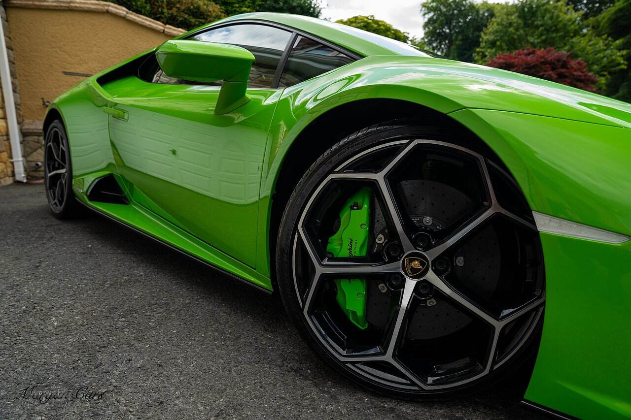 Apr 2022 Lamborghini Huracan 5.2 V10 640 2dr Auto AWD