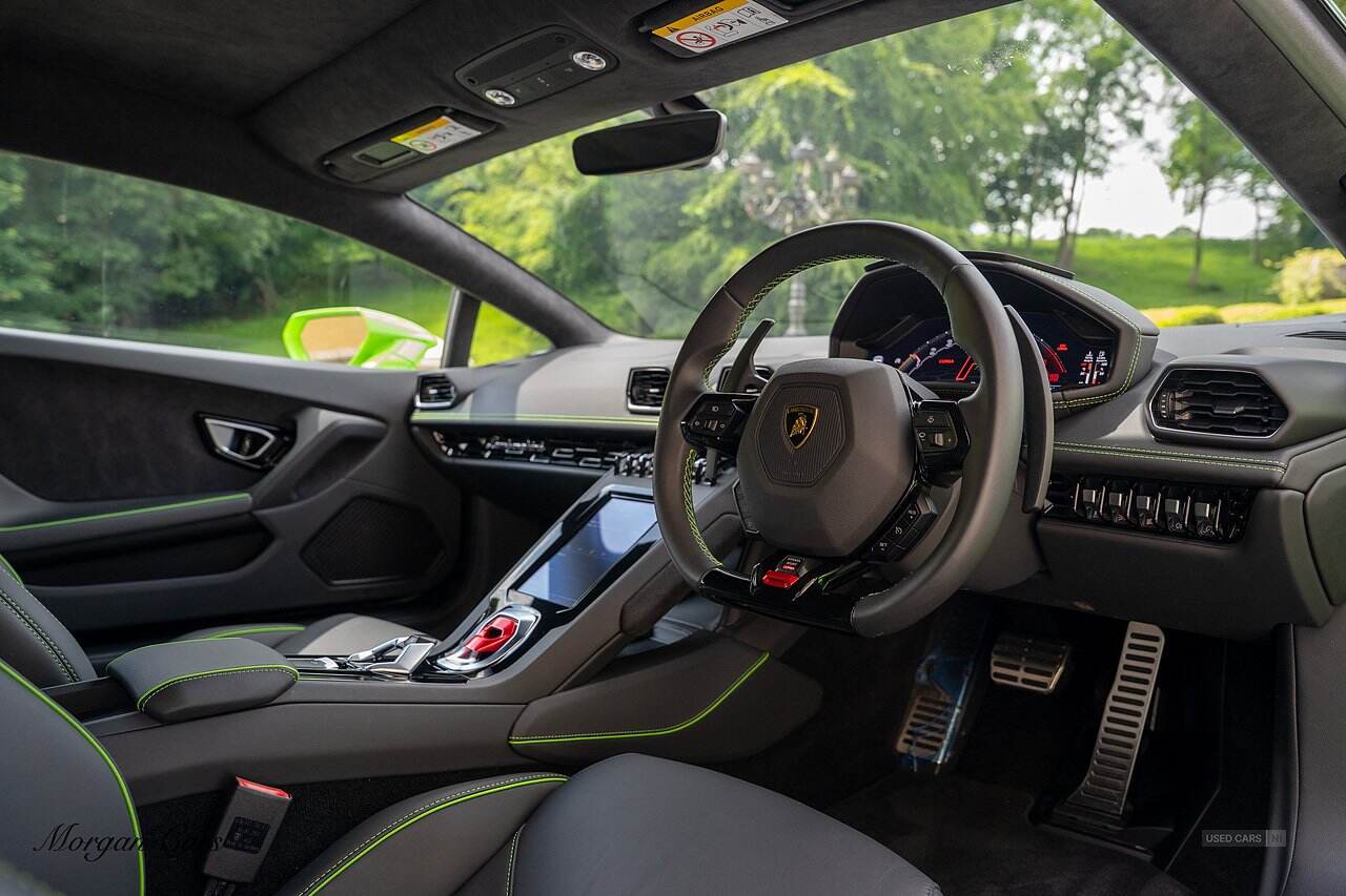 Apr 2022 Lamborghini Huracan 5.2 V10 640 2dr Auto AWD