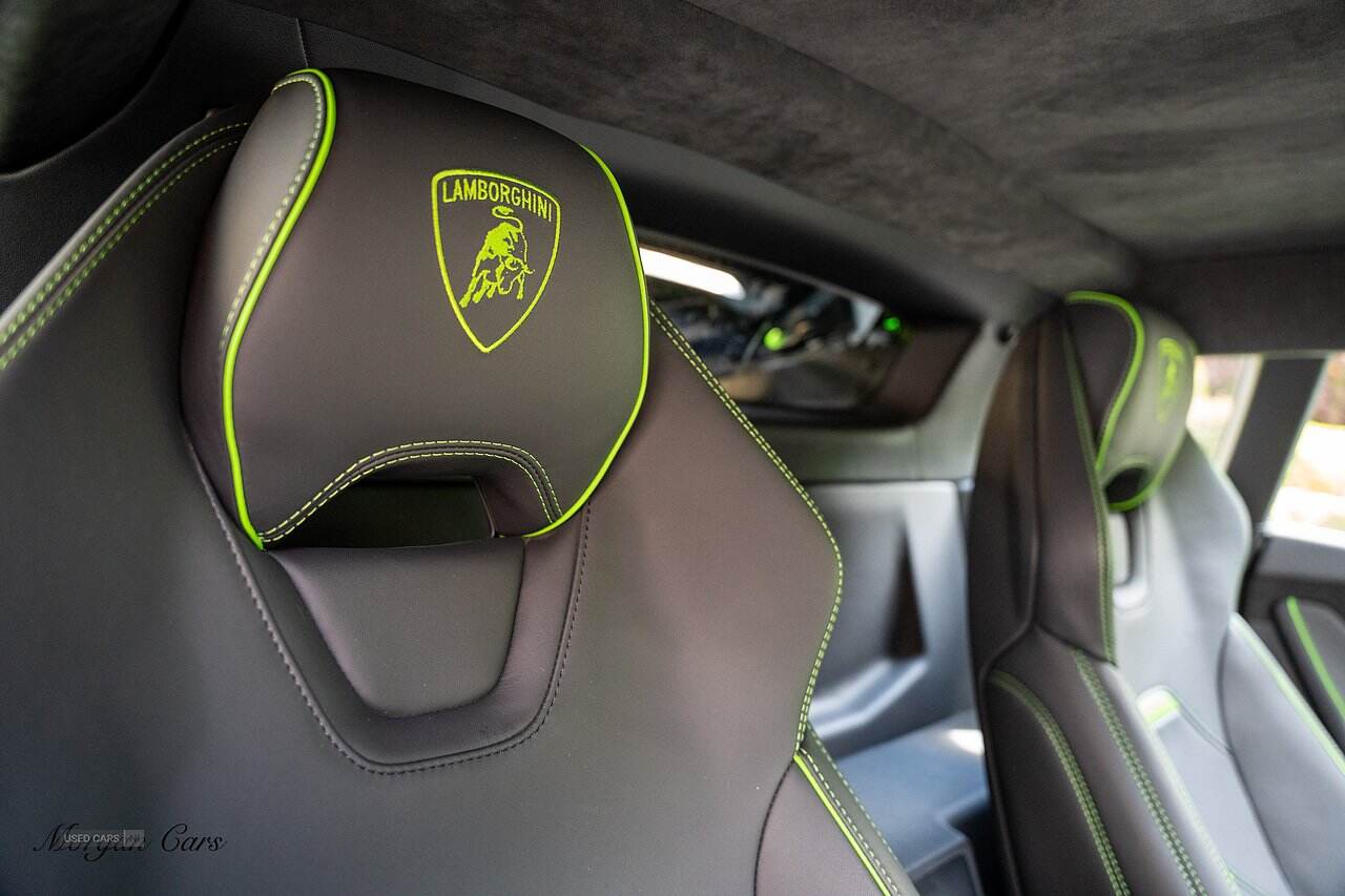 Apr 2022 Lamborghini Huracan 5.2 V10 640 2dr Auto AWD