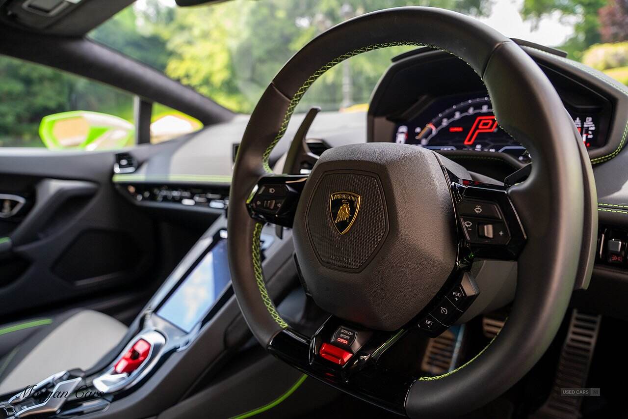 Apr 2022 Lamborghini Huracan 5.2 V10 640 2dr Auto AWD
