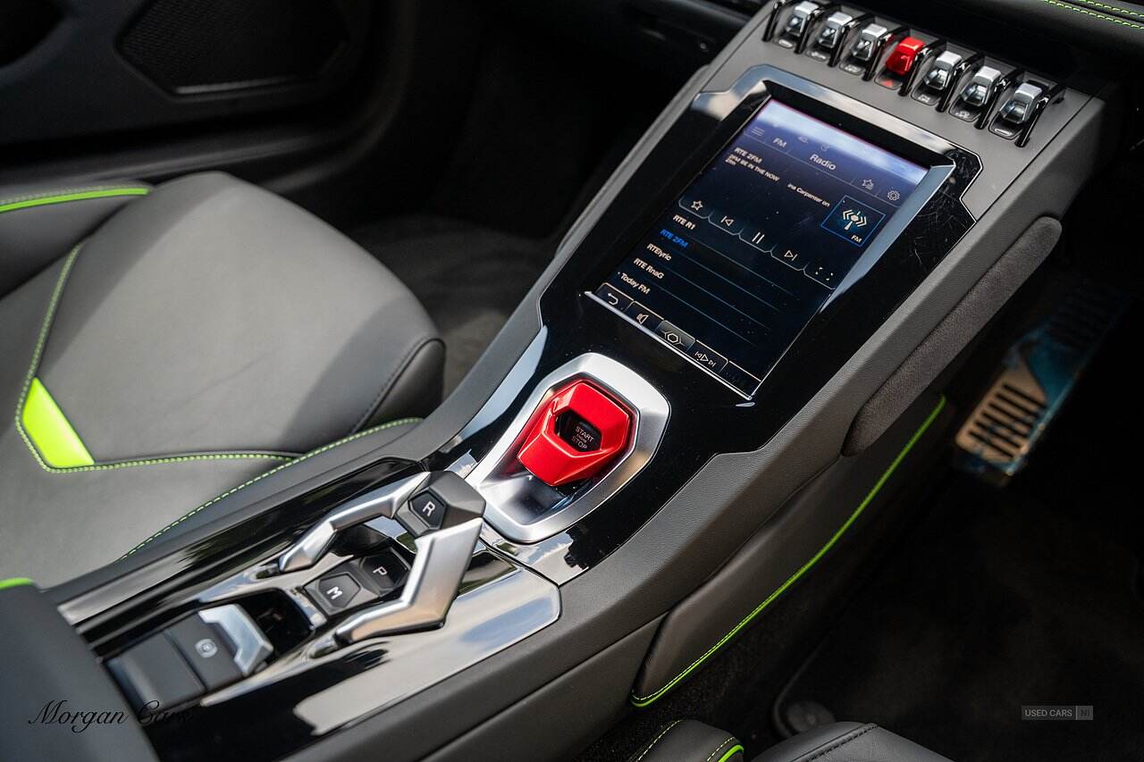 Apr 2022 Lamborghini Huracan 5.2 V10 640 2dr Auto AWD