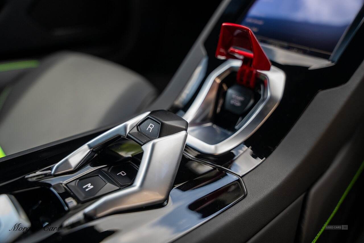 Apr 2022 Lamborghini Huracan 5.2 V10 640 2dr Auto AWD